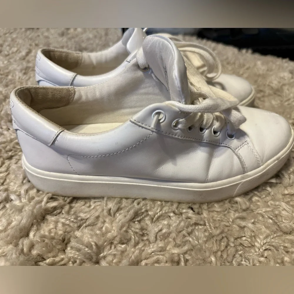 Sam Edelman Size 6 white sneakers